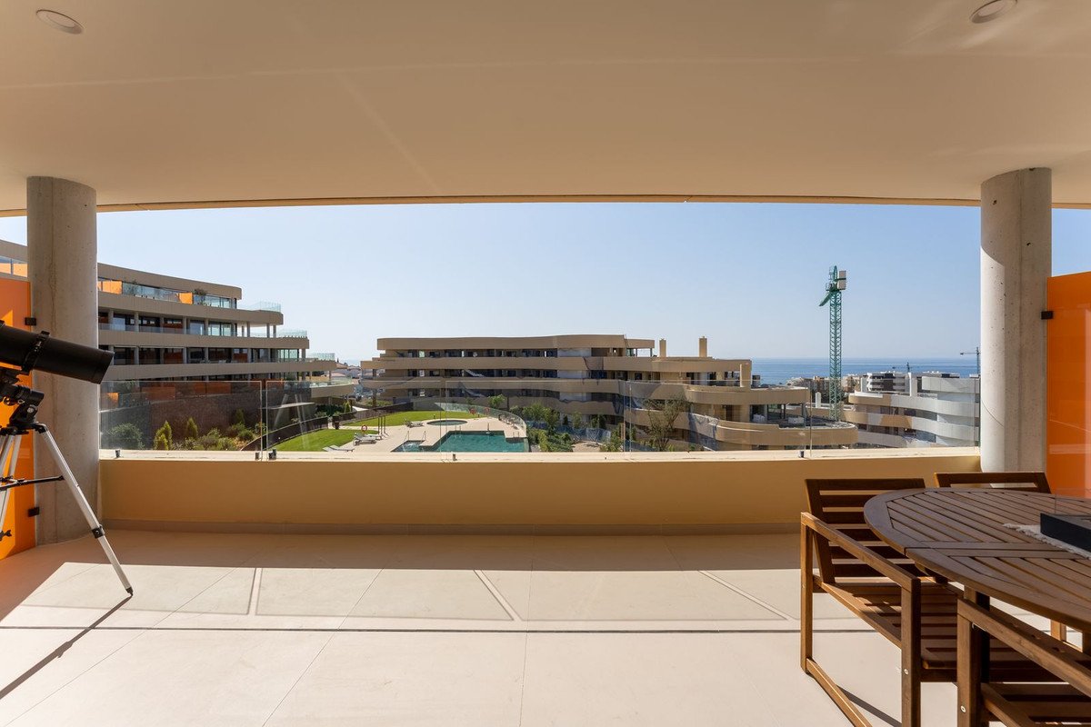 2 Bed Middle Floor Apartment in Higueron