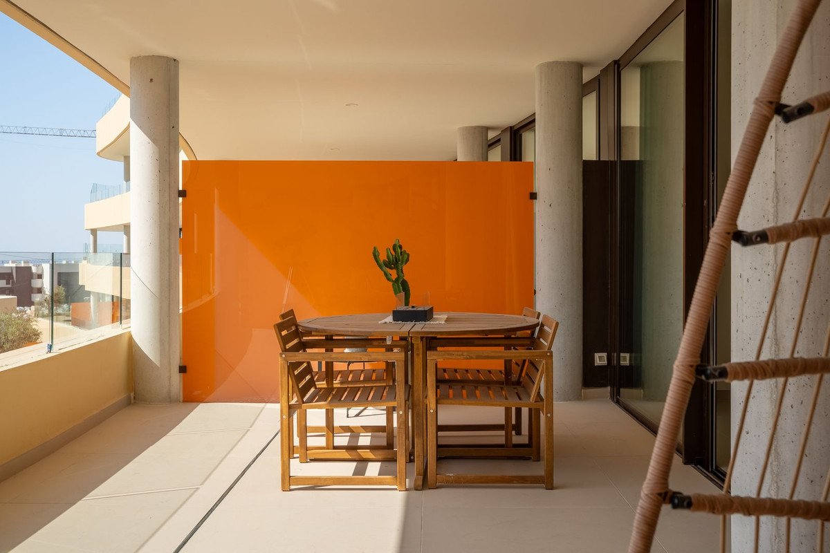 2 Bed Middle Floor Apartment in Higueron