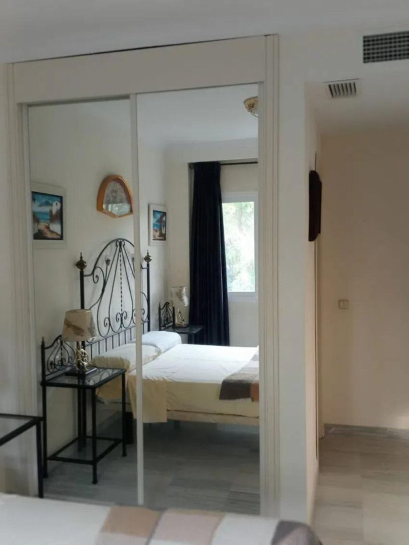 2 Bed Middle Floor Apartment in Marbella