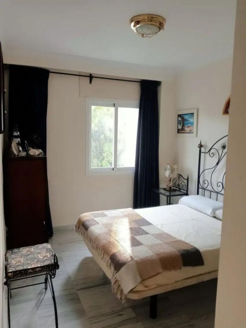 2 Bed Middle Floor Apartment in Marbella