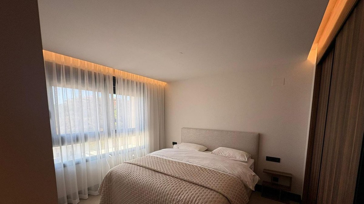3 Bed Penthouse Duplex in Nueva Andalucía