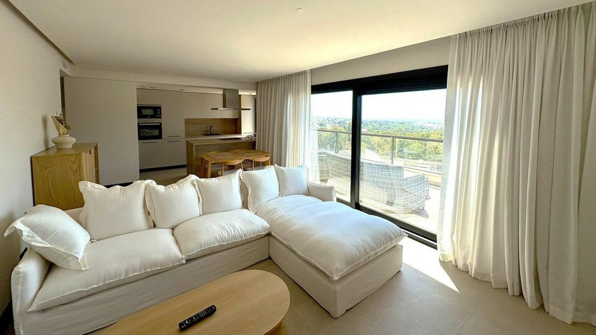 3 Bed Penthouse Duplex in Nueva Andalucía
