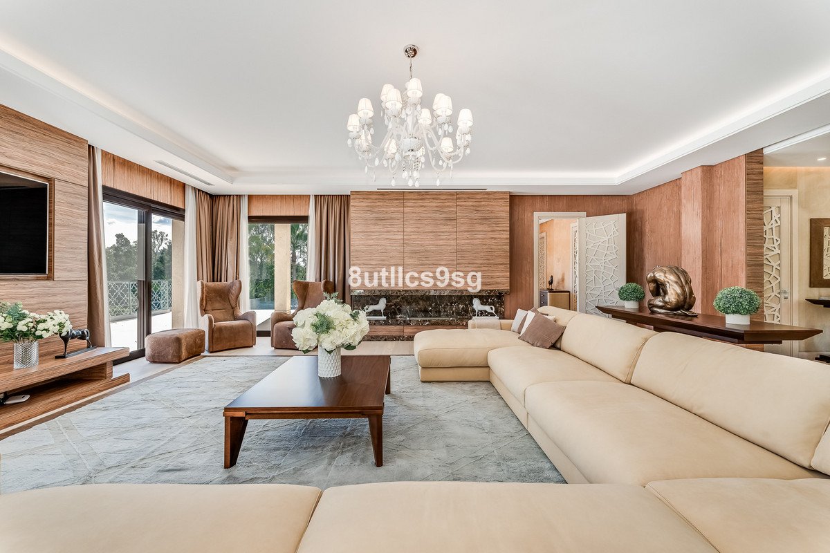 5 Bed Detached Villa in Nueva Andalucía