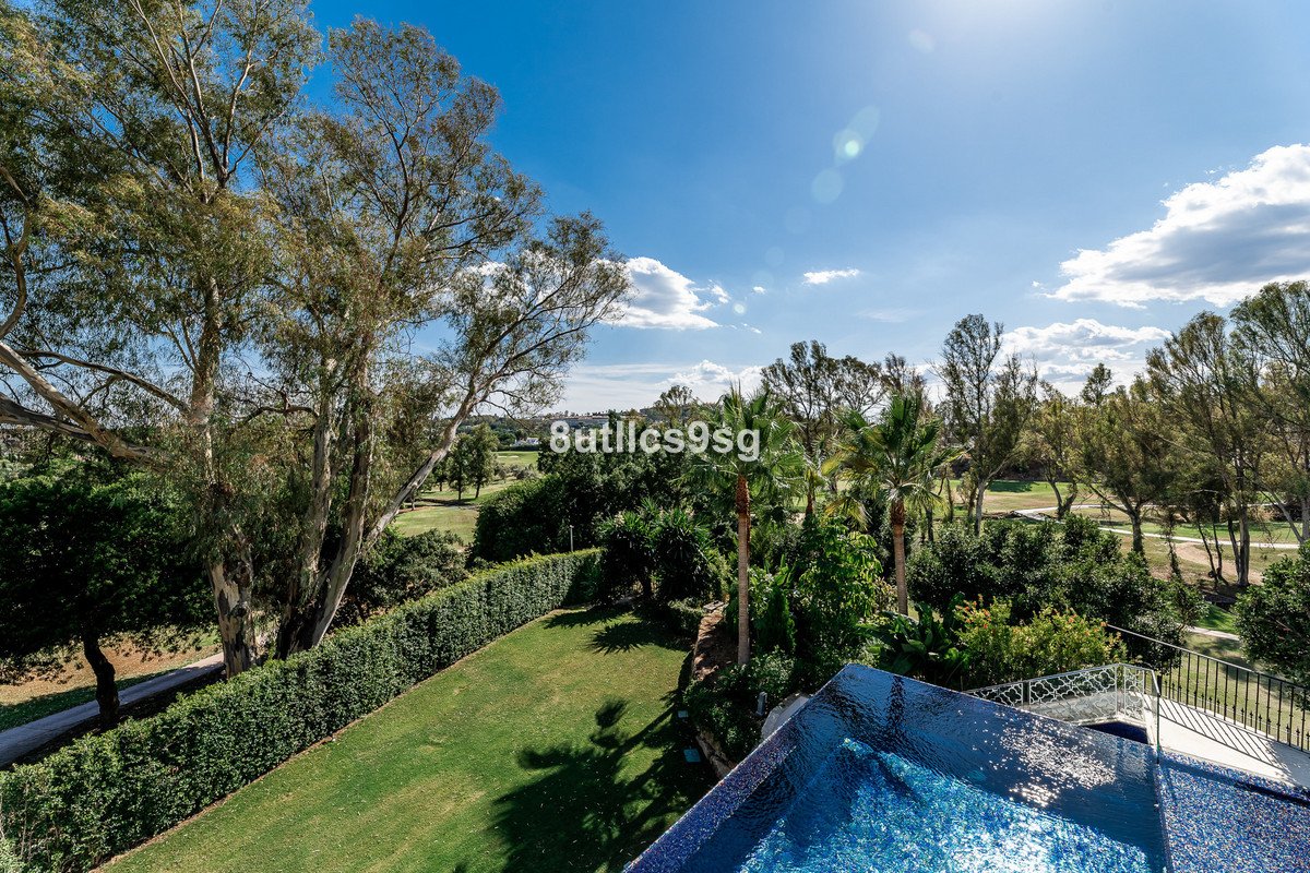 5 Bed Detached Villa in Nueva Andalucía