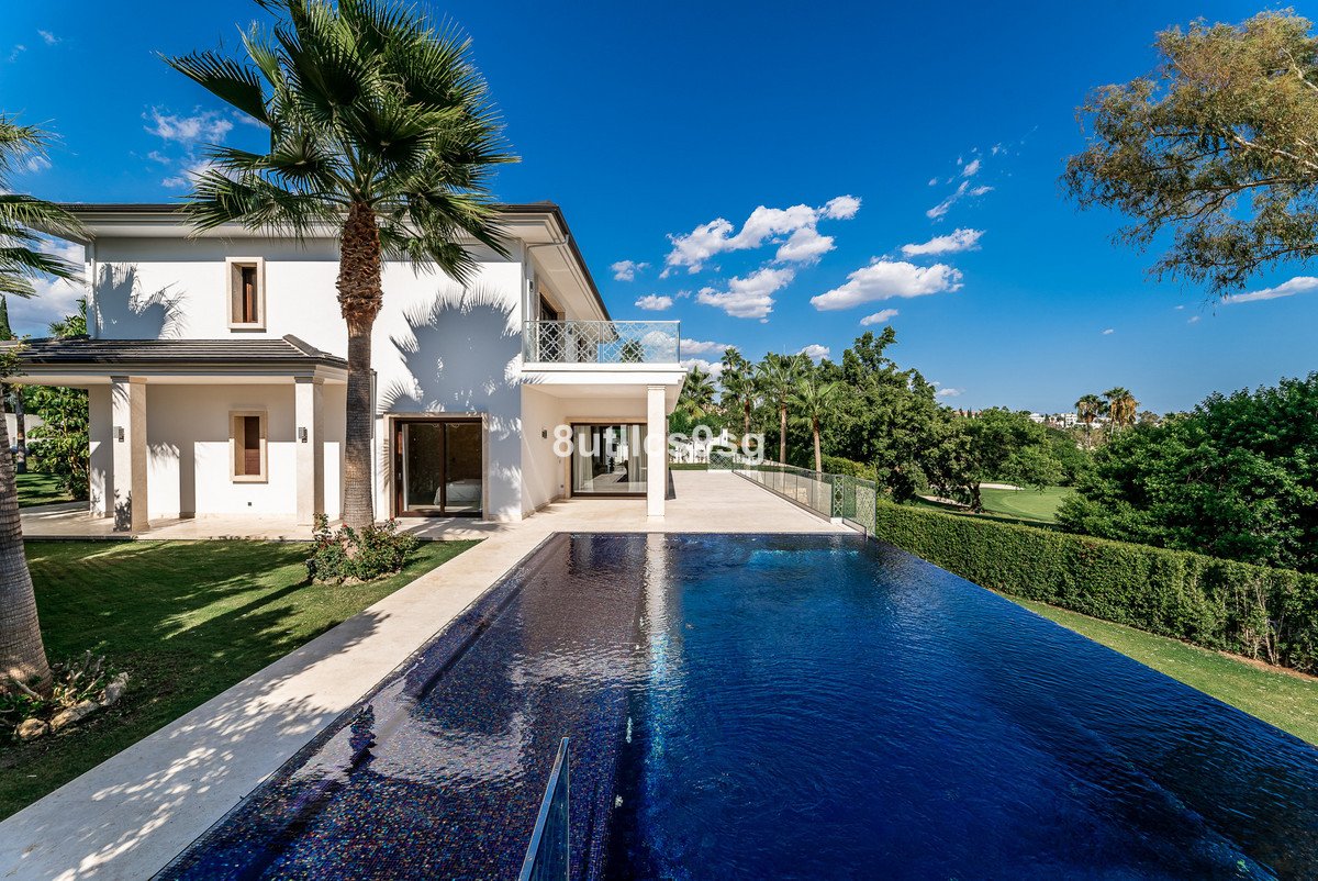 5 Bed Detached Villa in Nueva Andalucía