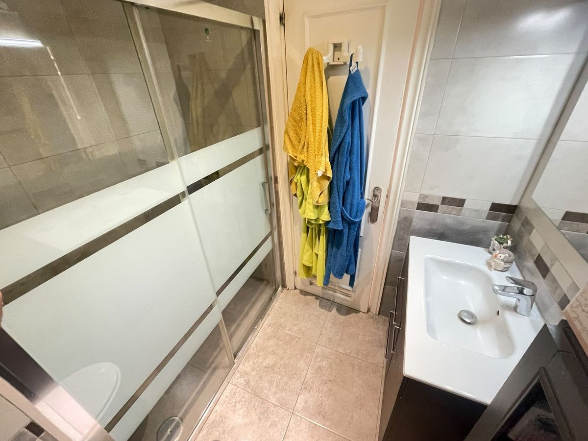 3 Bed Top Floor Apartment in Estepona