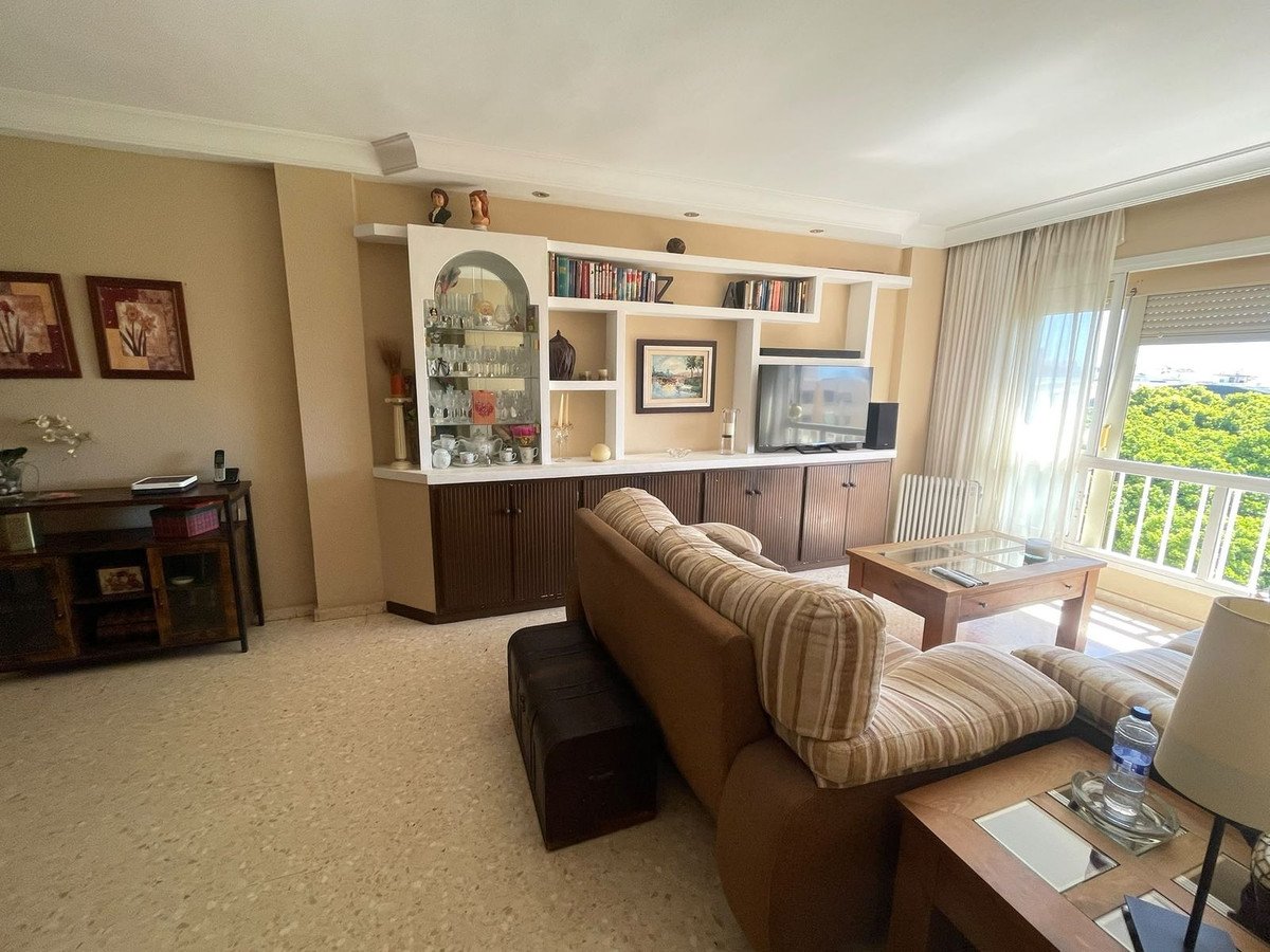 3 Bed Top Floor Apartment in Estepona