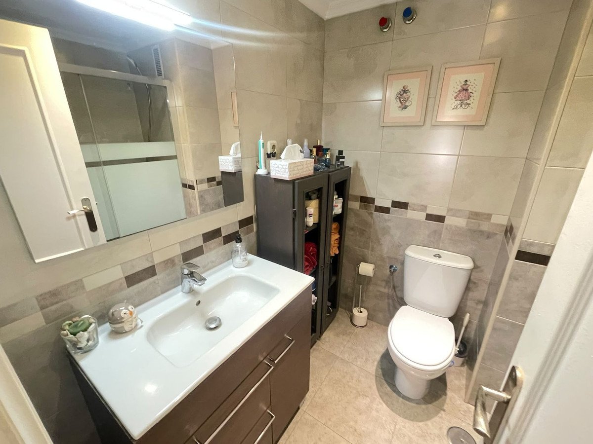 3 Bed Top Floor Apartment in Estepona