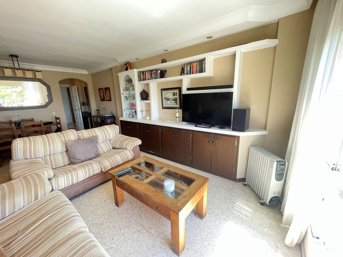 3 Bed Top Floor Apartment in Estepona