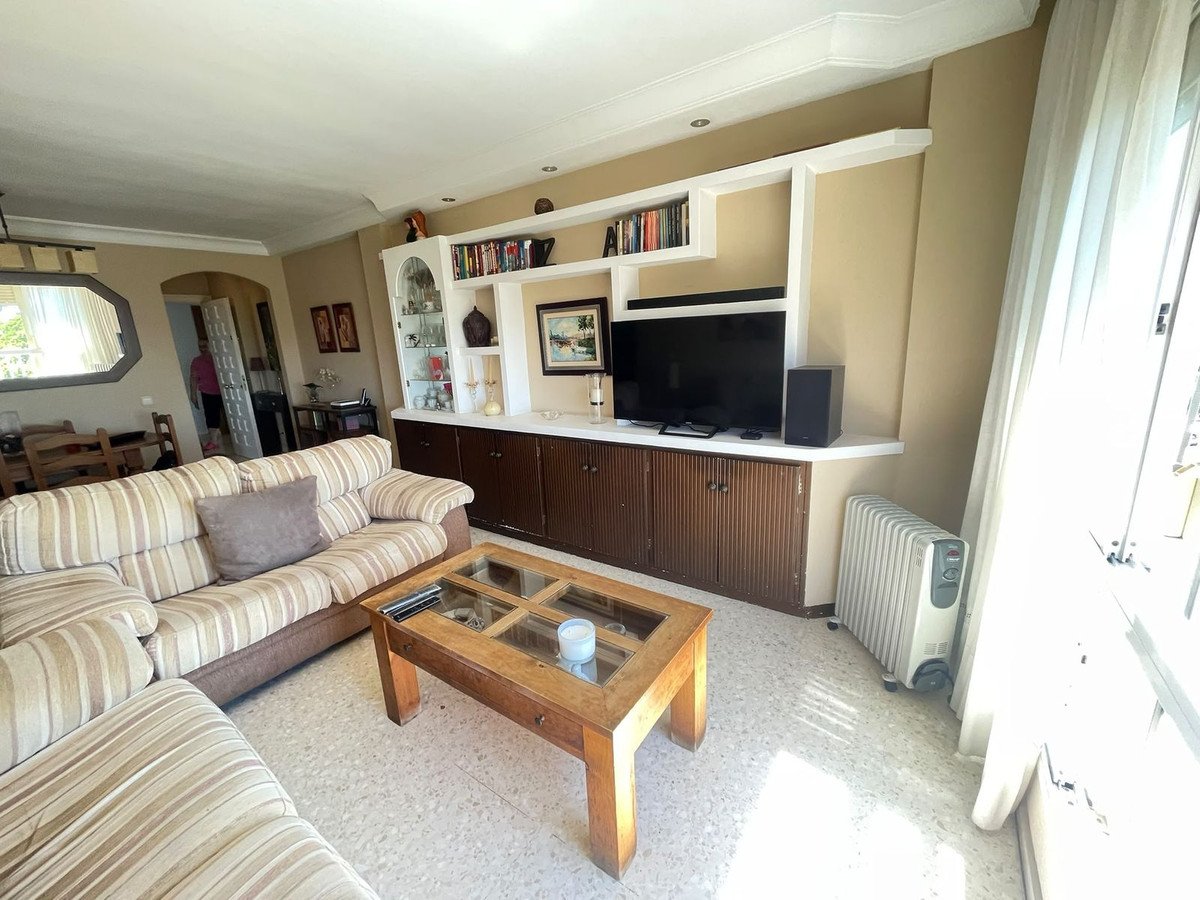 3 Bed Top Floor Apartment in Estepona