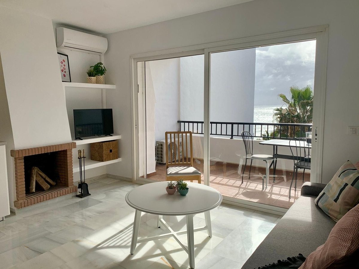 1 Bed Middle Floor Apartment in Calahonda
