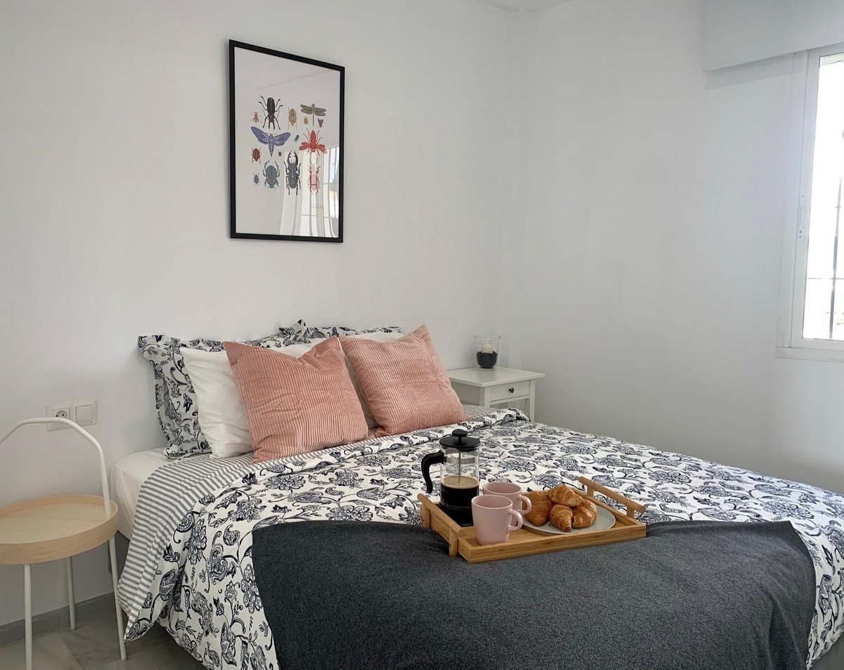1 Bed Middle Floor Apartment in Calahonda