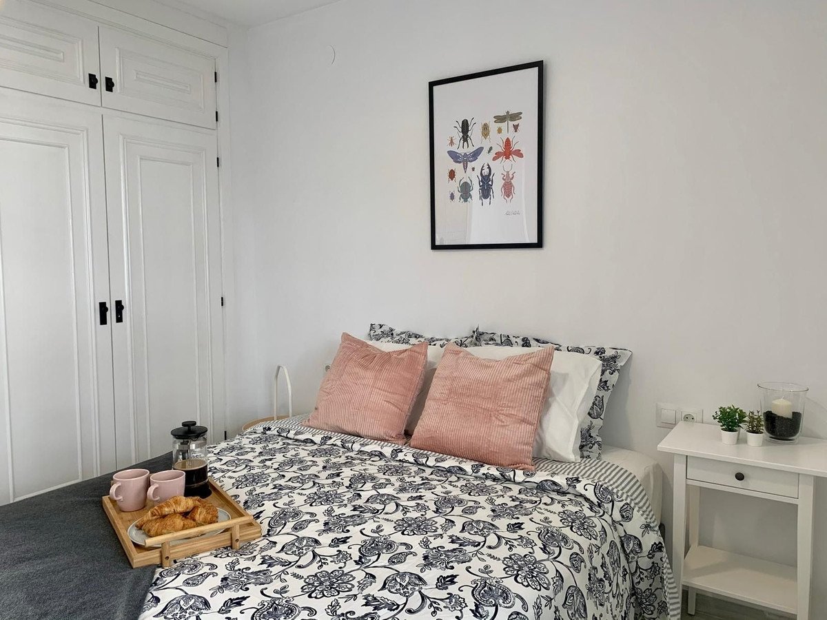 1 Bed Middle Floor Apartment in Calahonda