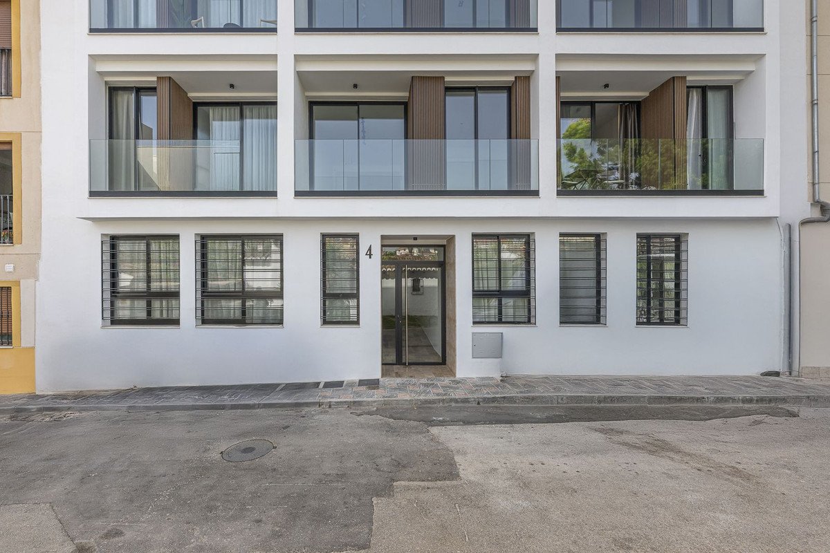 2 Bed Middle Floor Apartment in Los Boliches
