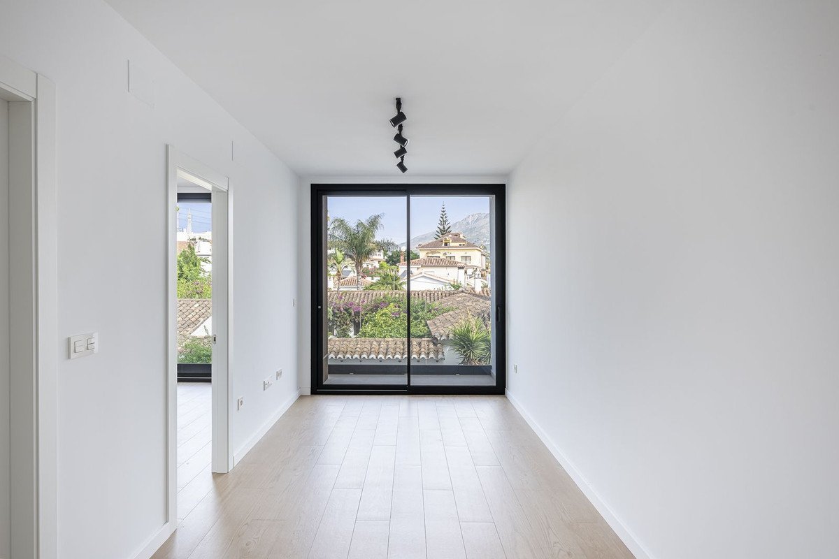 2 Bed Middle Floor Apartment in Los Boliches