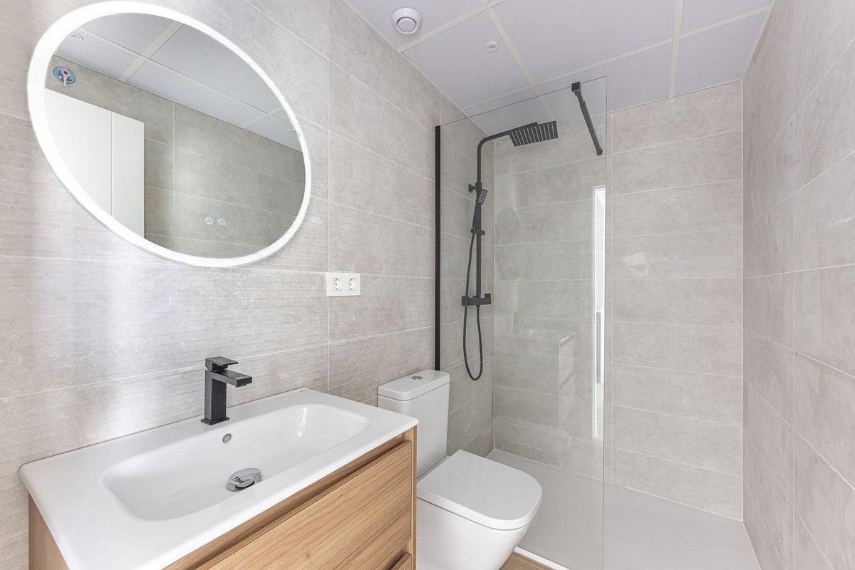 2 Bed Middle Floor Apartment in Los Boliches