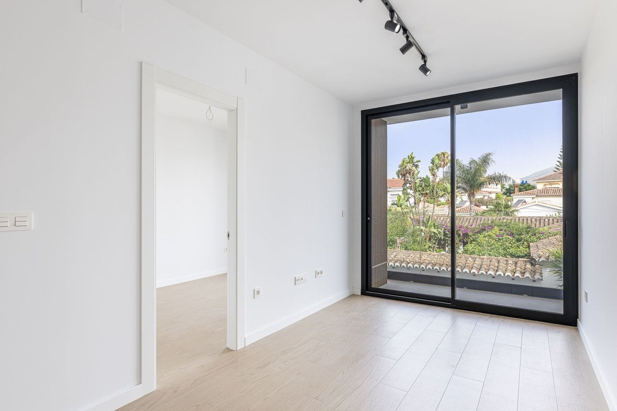 2 Bed Middle Floor Apartment in Los Boliches