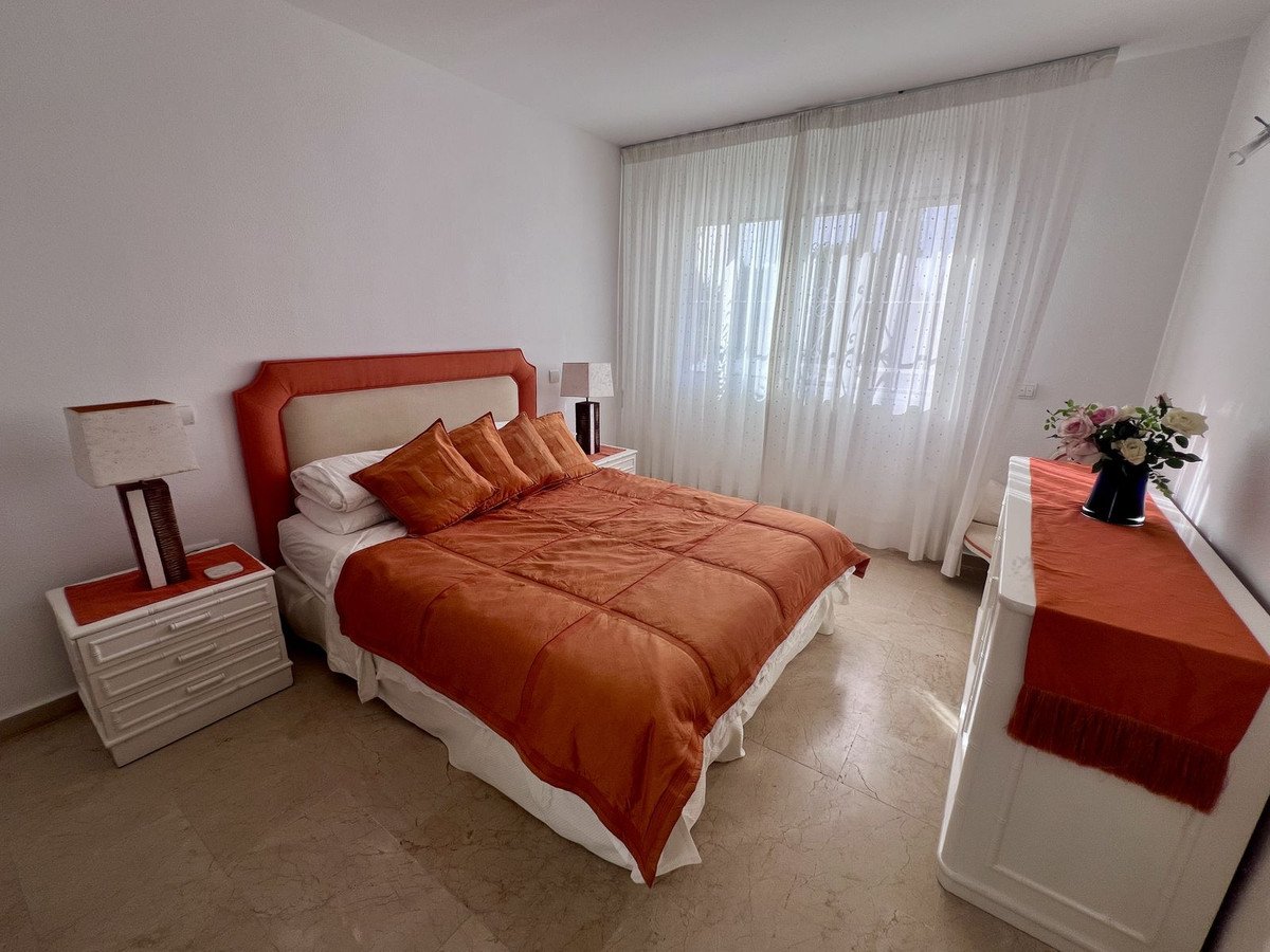 2 Bed Penthouse in El Paraiso