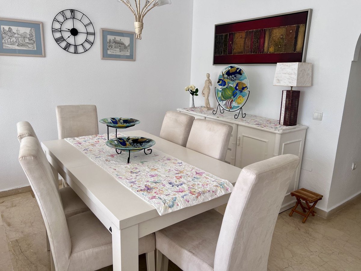 2 Bed Penthouse in El Paraiso
