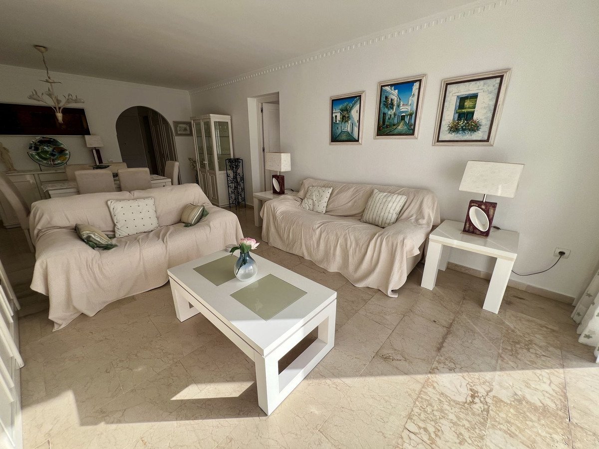 2 Bed Penthouse in El Paraiso