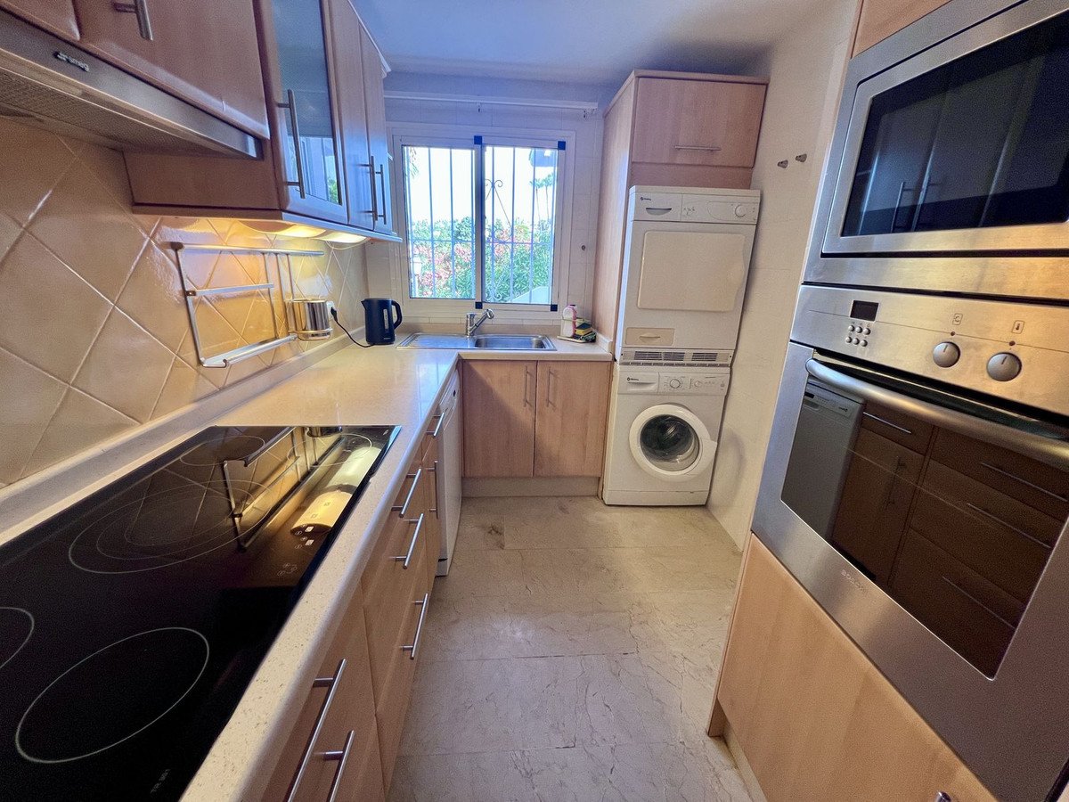 2 Bed Penthouse in El Paraiso
