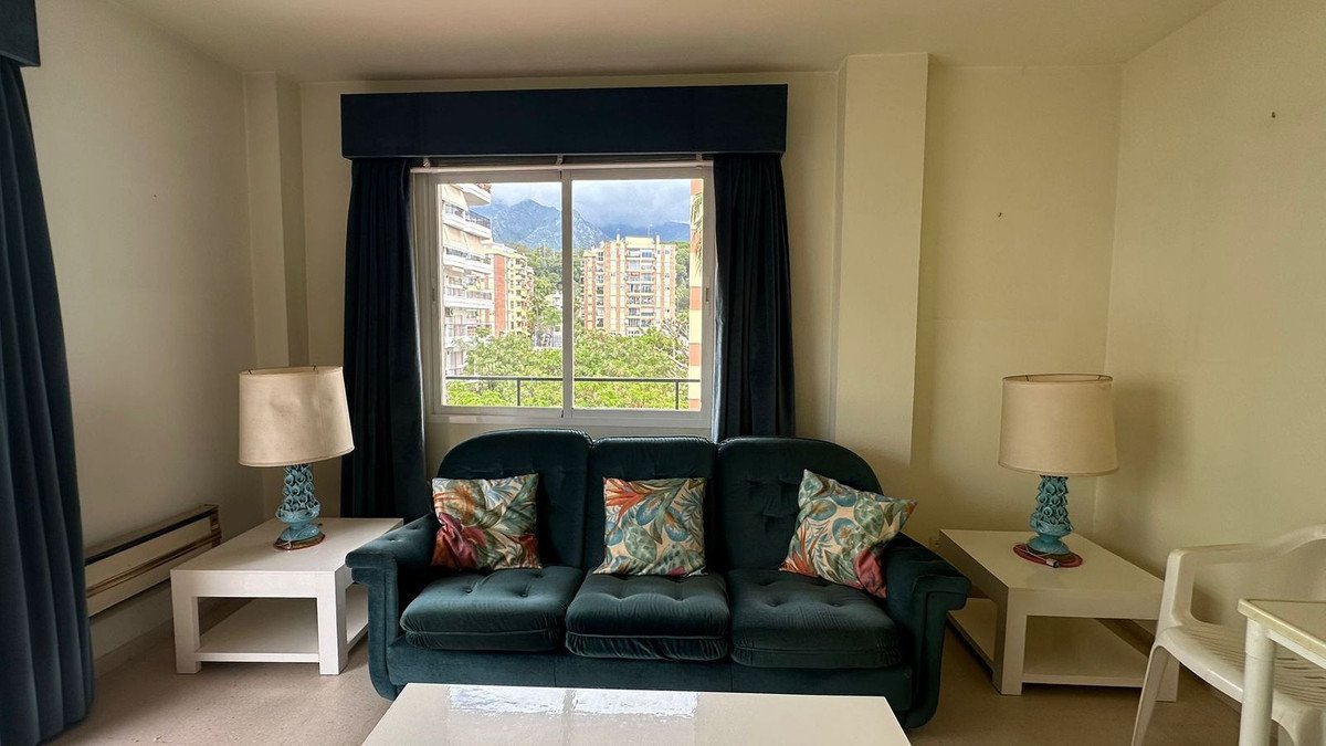 1 Bed Middle Floor Apartment in Marbella