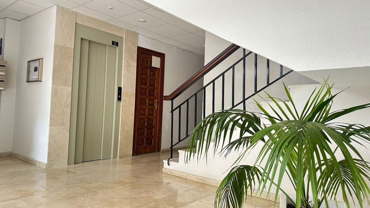 1 Bed Middle Floor Apartment in Marbella
