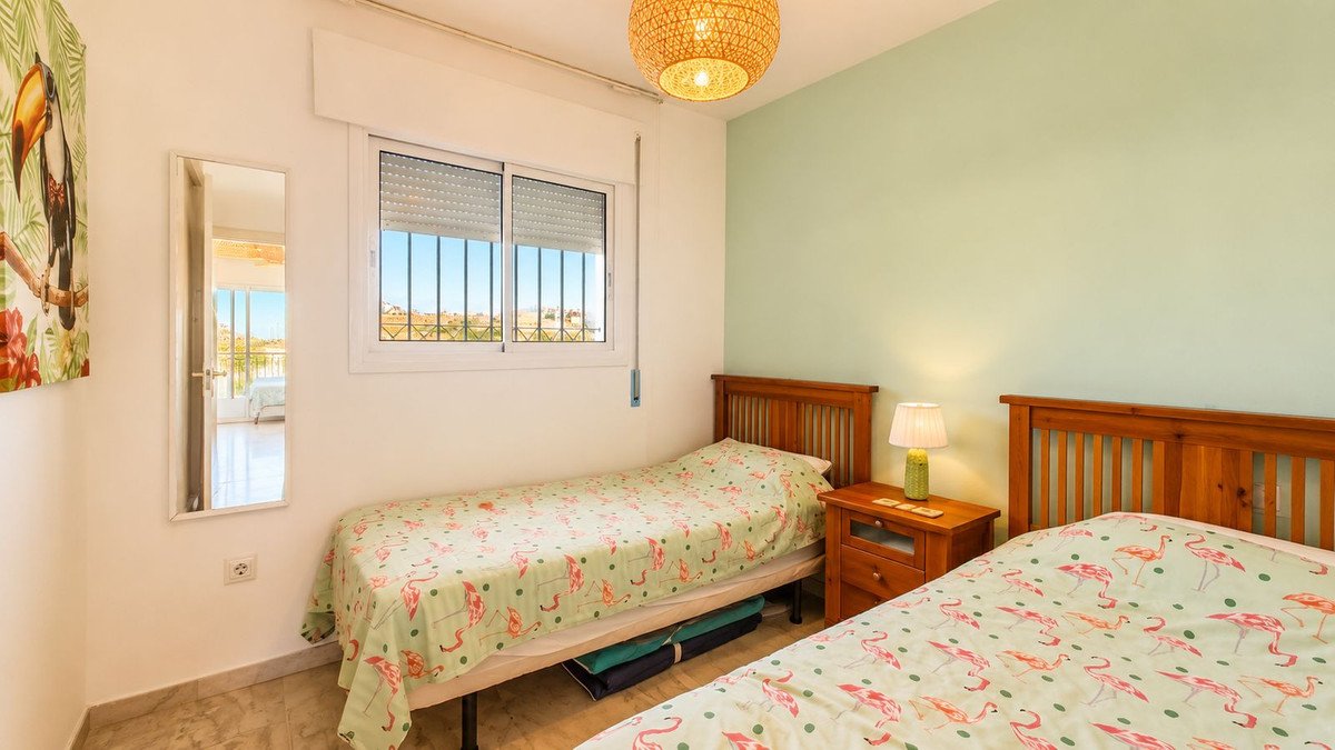 2 Bed Middle Floor Apartment in Calahonda