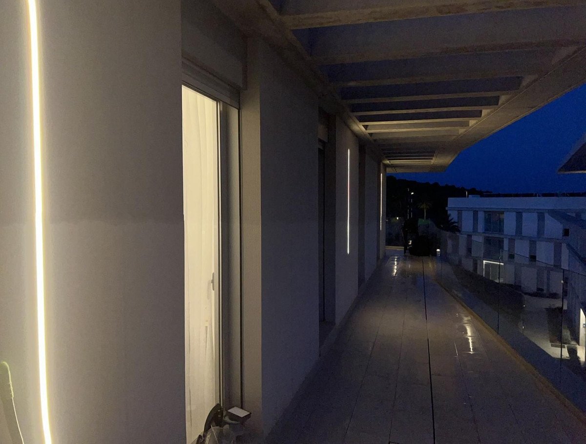 2 Bed Top Floor Apartment in Estepona