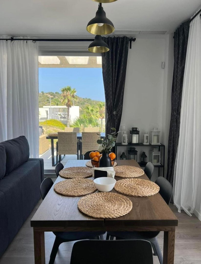 2 Bed Top Floor Apartment in Estepona