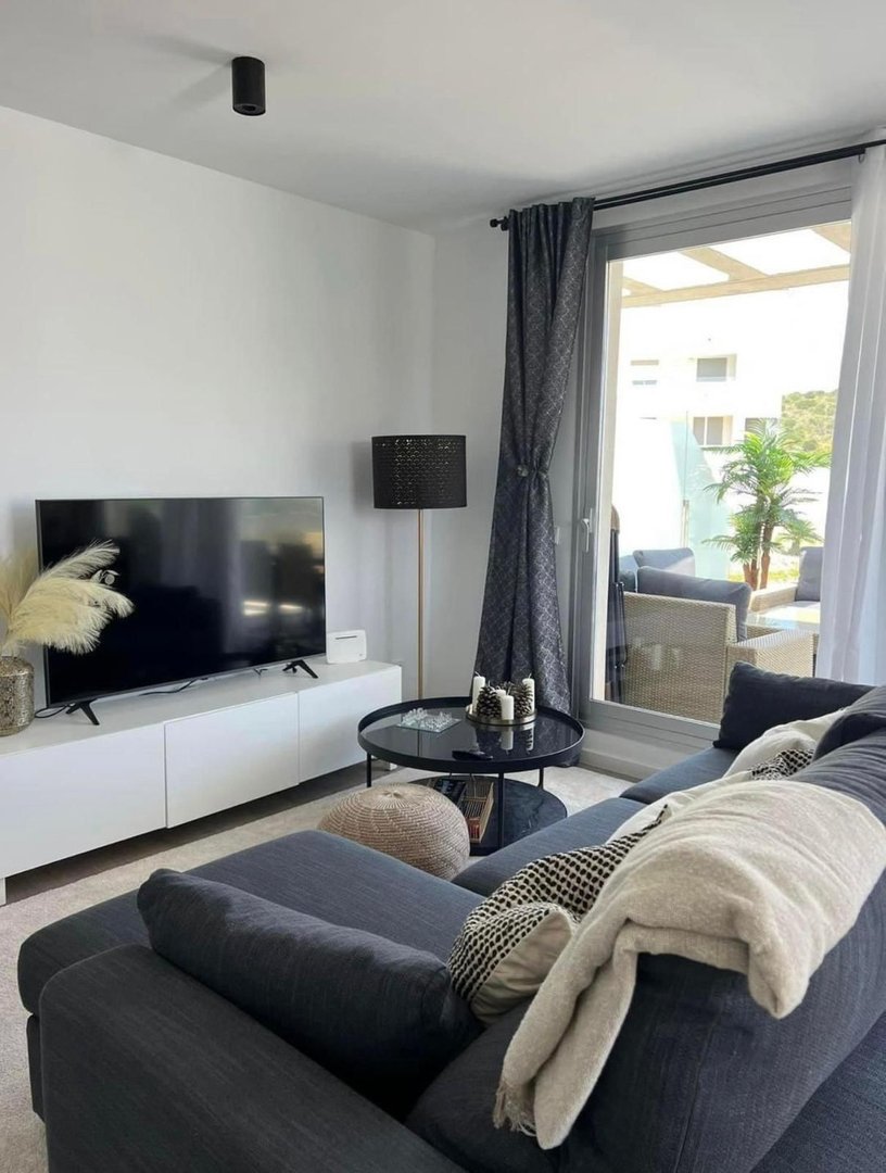 2 Bed Top Floor Apartment in Estepona