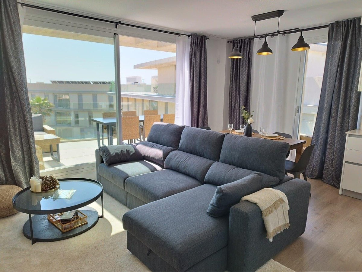 2 Bed Top Floor Apartment in Estepona