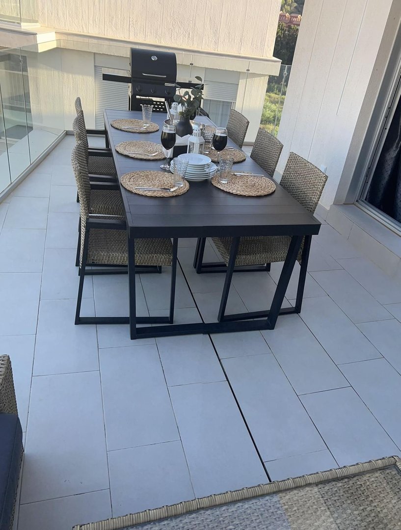 2 Bed Top Floor Apartment in Estepona