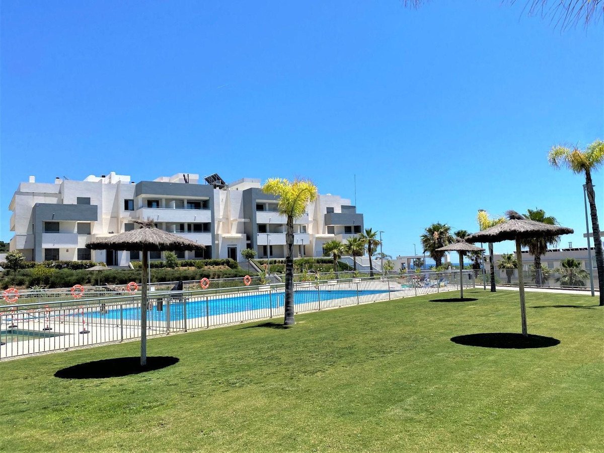 2 Bed Top Floor Apartment in Estepona