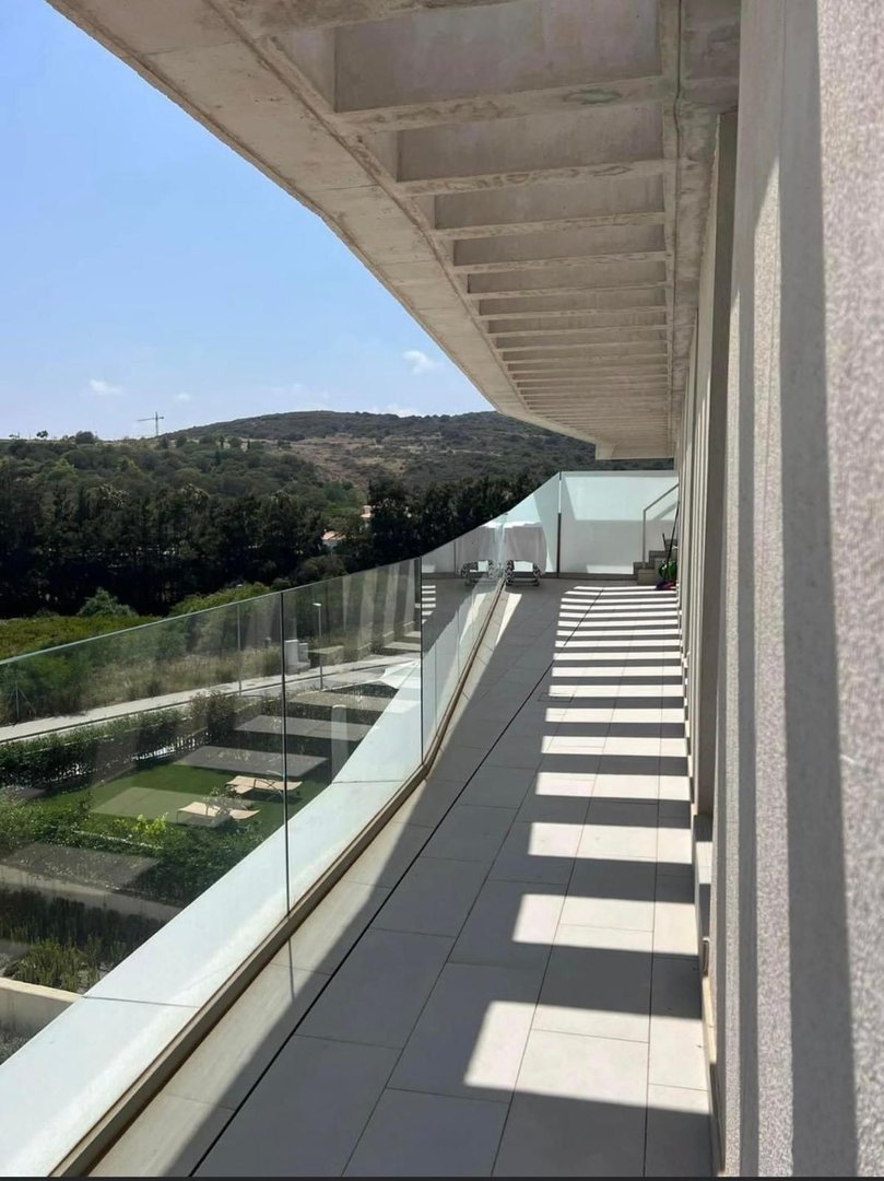 2 Bed Top Floor Apartment in Estepona