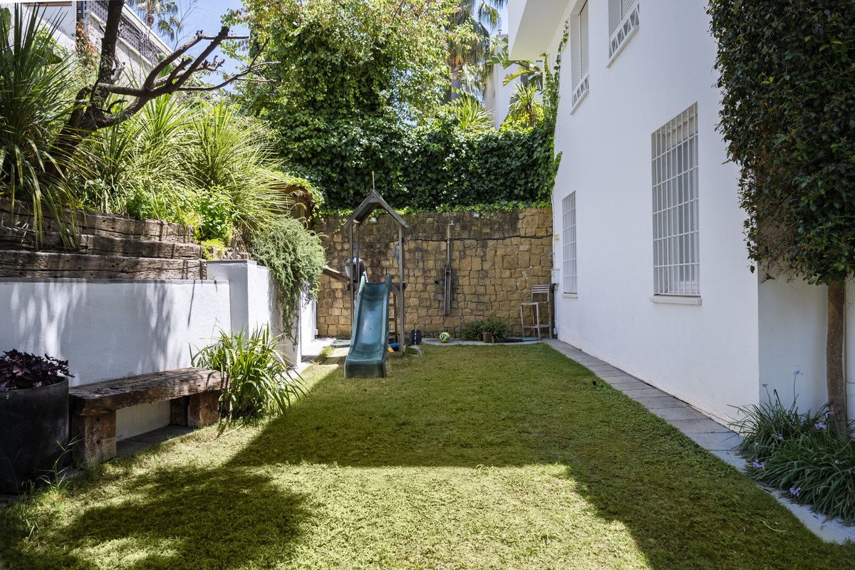 2 Bed Ground Floor Apartment in Benalmadena Costa