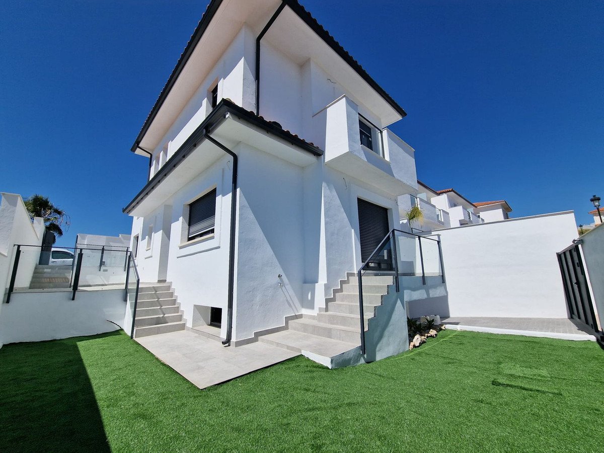 3 Bed Detached Villa in Manilva