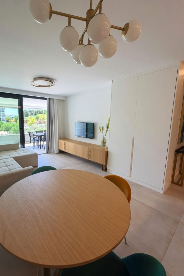 2 Bed Middle Floor Apartment in San Pedro de Alcántara