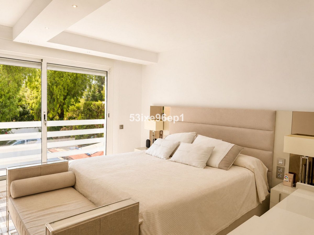 3 Bed Semi-Detached House in Nueva Andalucía
