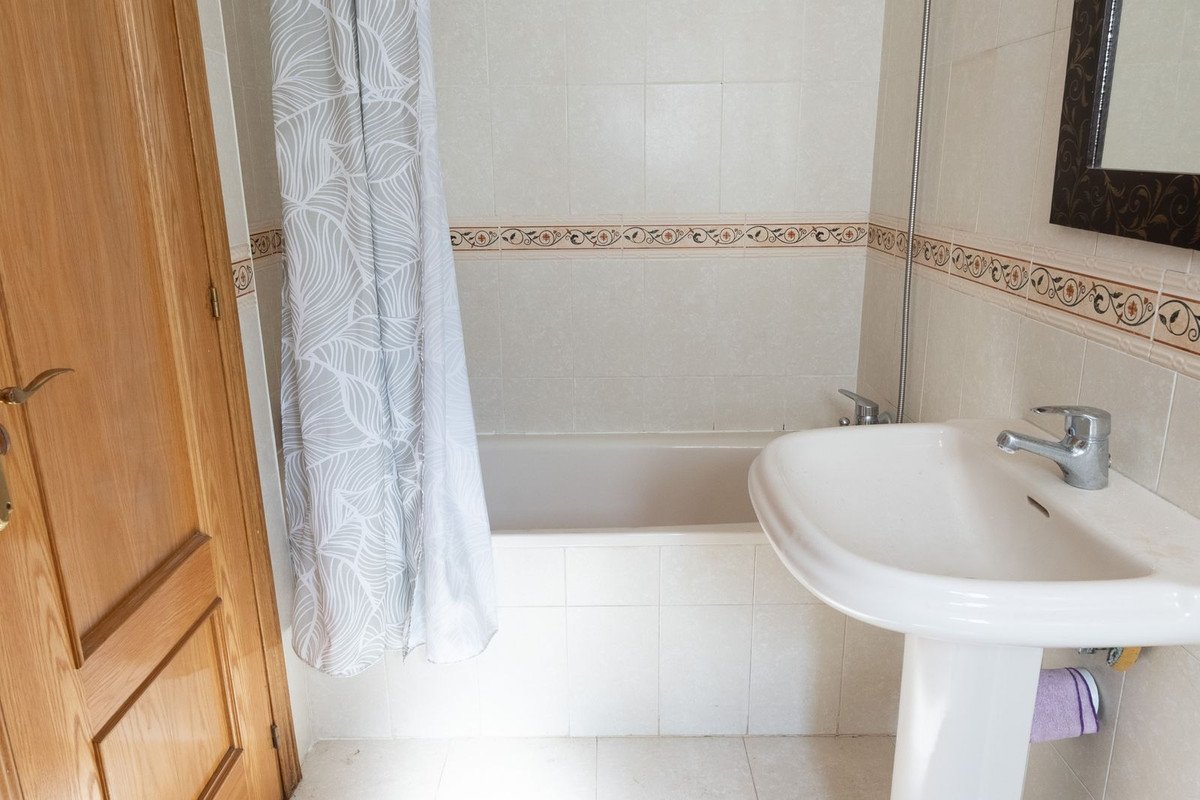 2 Bed Penthouse in Benahavís