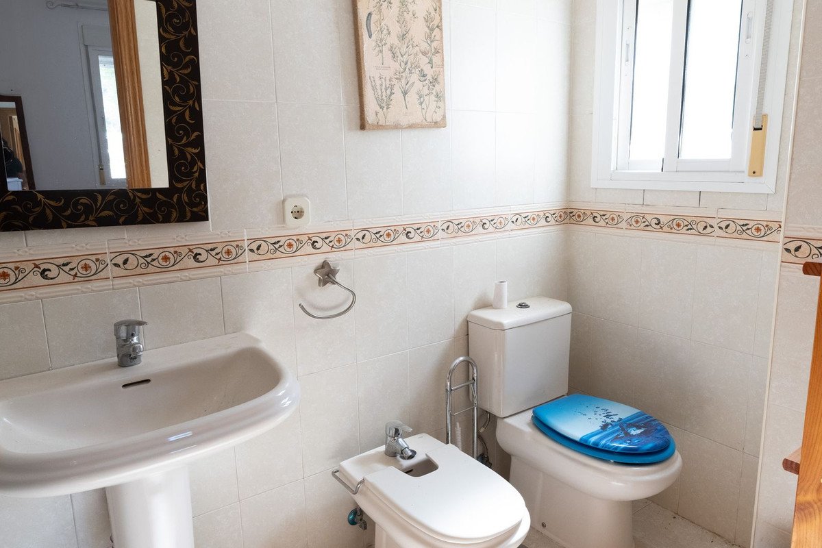 2 Bed Penthouse in Benahavís
