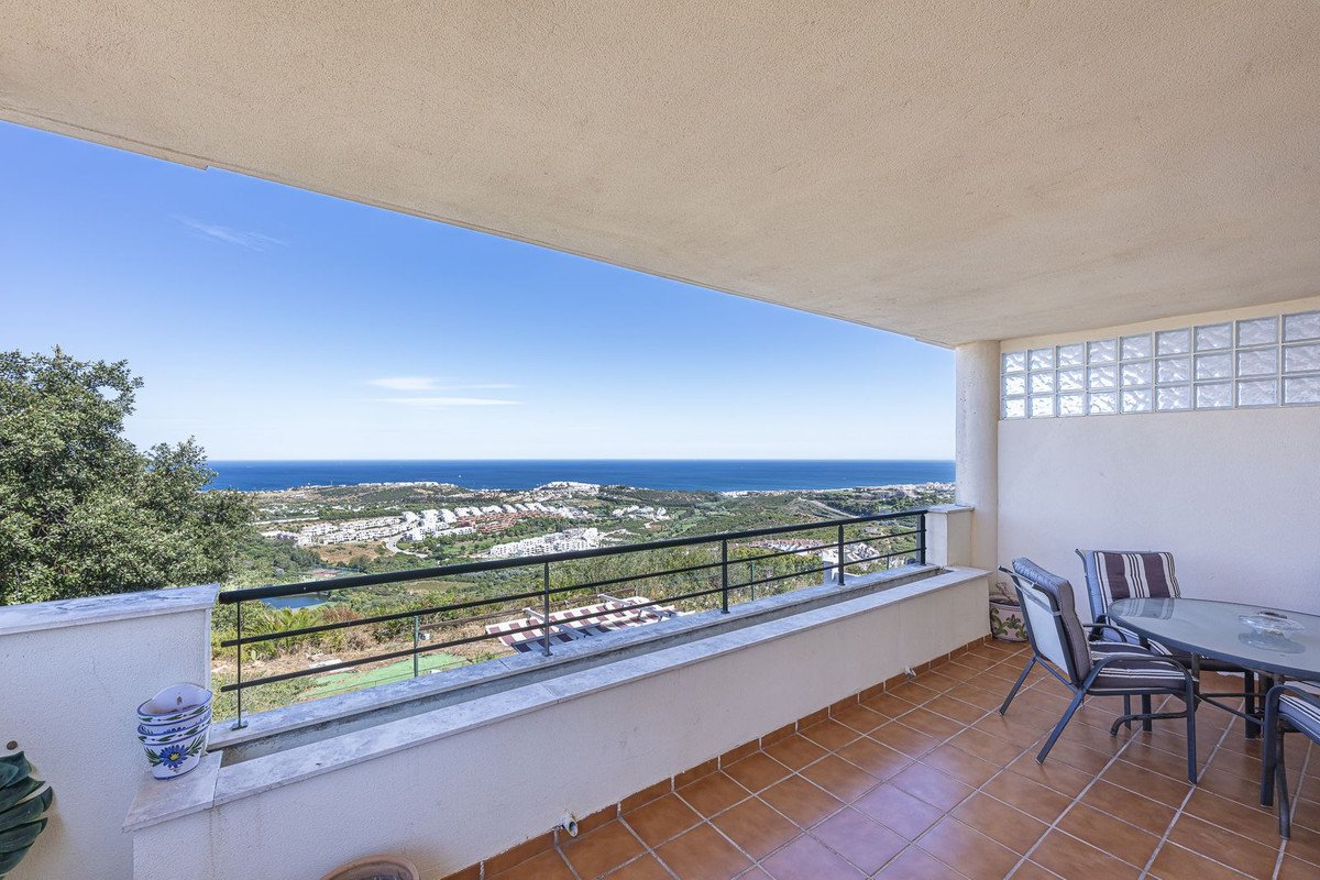 3 Bed Middle Floor Apartment in Casares Playa