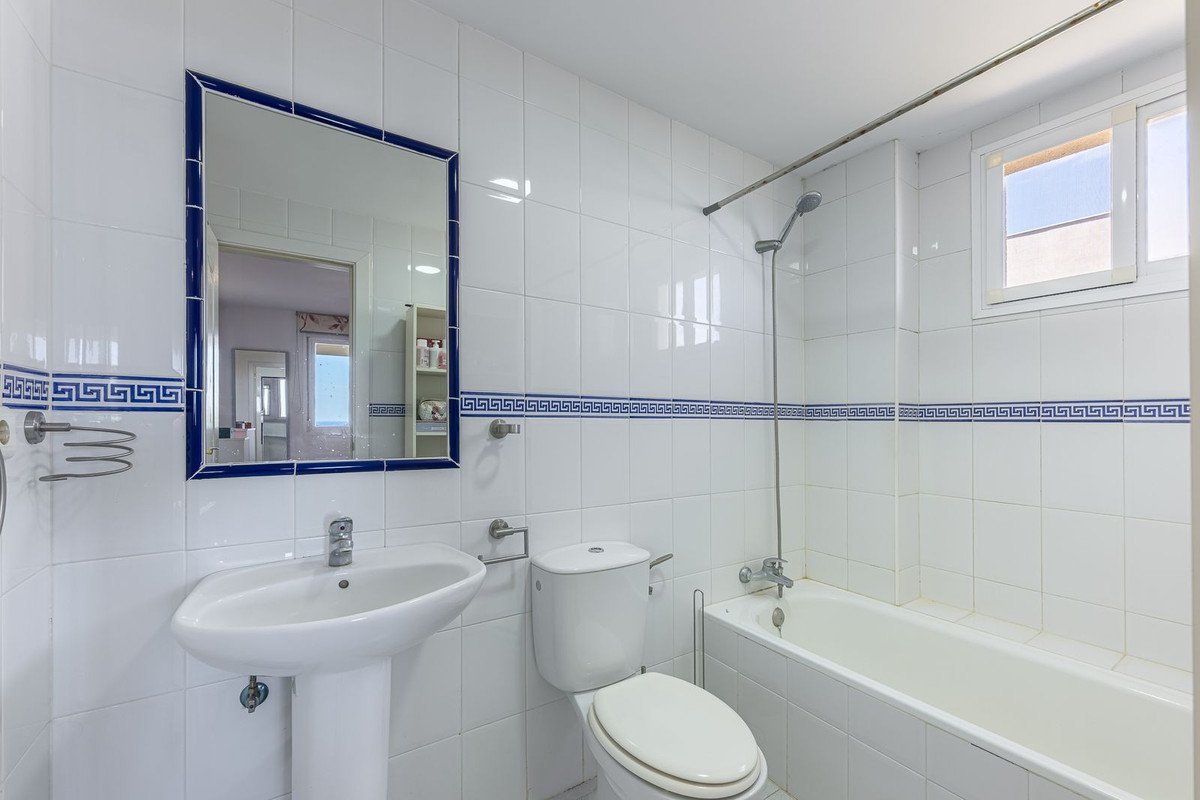 3 Bed Middle Floor Apartment in Casares Playa