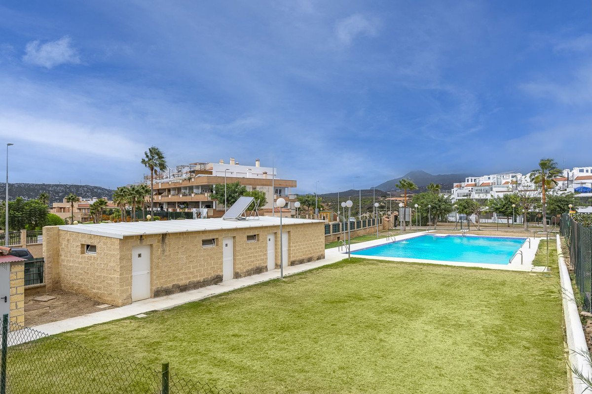 3 Bed Middle Floor Apartment in Casares Playa