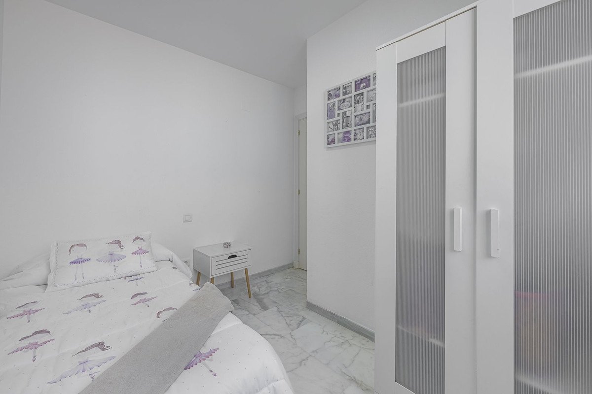 3 Bed Middle Floor Apartment in Casares Playa