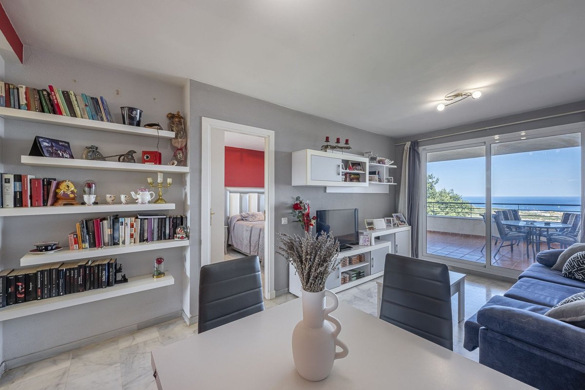 3 Bed Middle Floor Apartment in Casares Playa