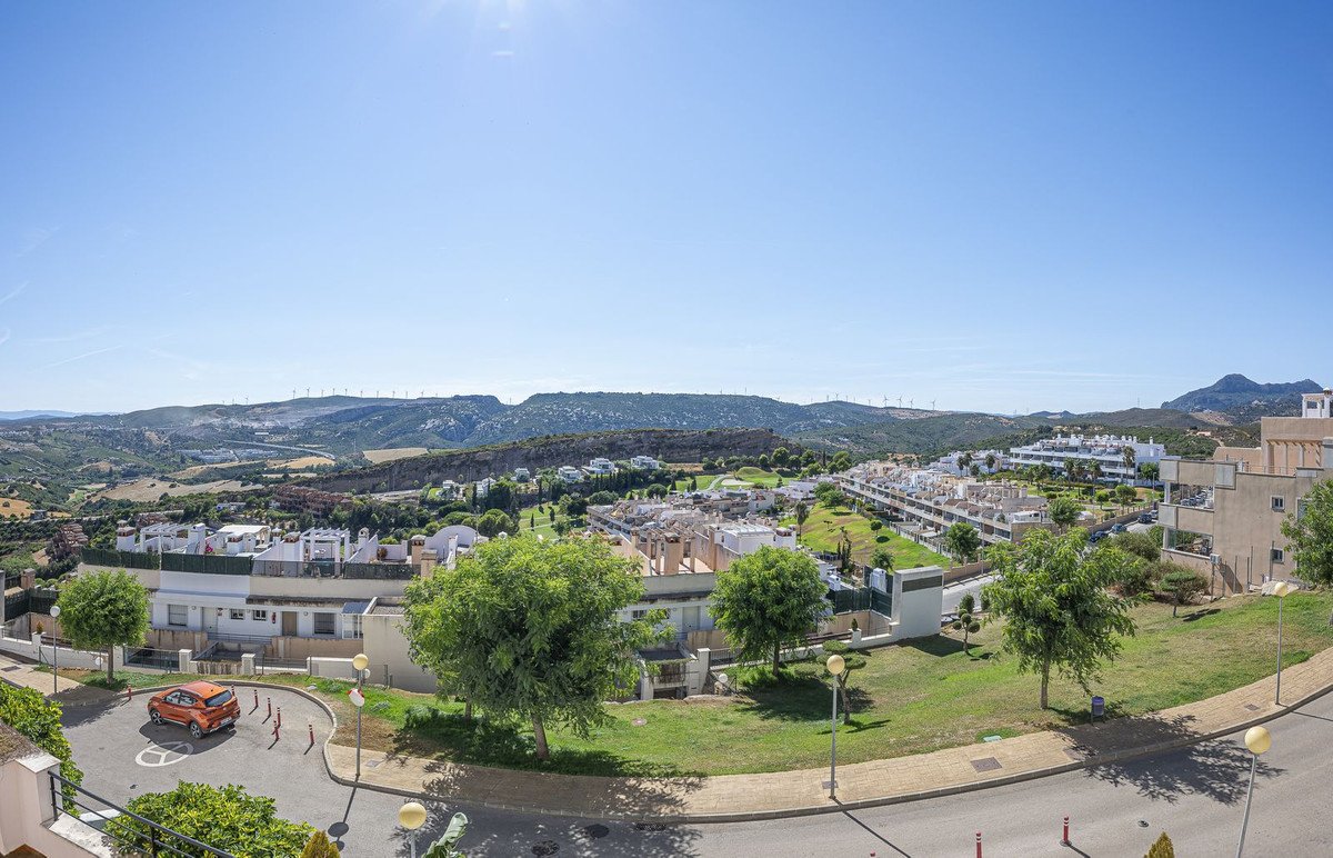 3 Bed Middle Floor Apartment in Casares Playa