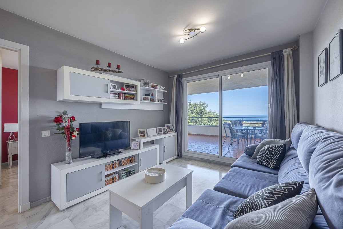 3 Bed Middle Floor Apartment in Casares Playa