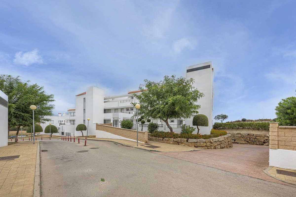 3 Bed Middle Floor Apartment in Casares Playa