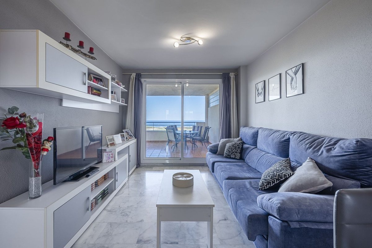 3 Bed Middle Floor Apartment in Casares Playa